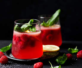 Malinowa sangria z bazylią