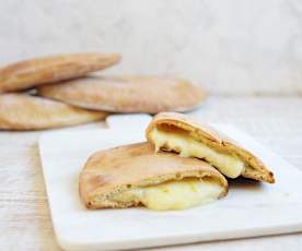 Calzone de cebolla y queso