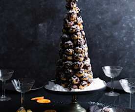 Croquembouche con crema all'arancio e cioccolato