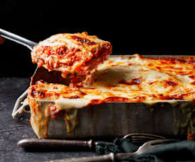 Λαζάνια μπολονέζ με φρέσκα ζυμαρικά από σπανάκι