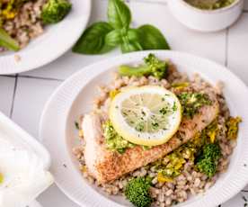 Papillotes de salmón al estilo mediterráneo con hierbas frescas