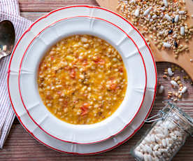 Zuppa di legumi e cereali