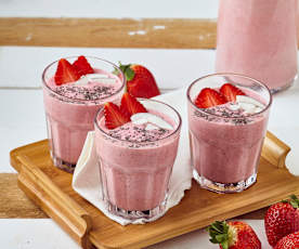 Smoothie alla fragola e cocco con semi di chia