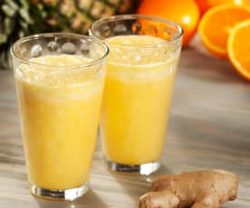 Smoothie de piña y naranja al aroma de jengibre