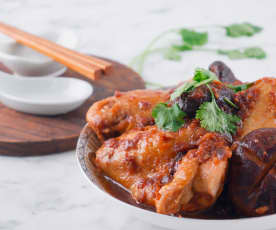 Sayap Ayam dengan Jamur (Braised Chicken Wings With Mushrooms)