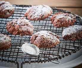 Galletas con chocolate y café