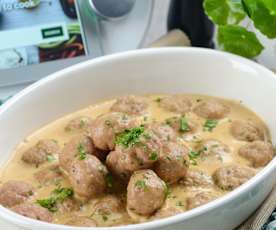 Köttbullar (Swedish Meatballs)