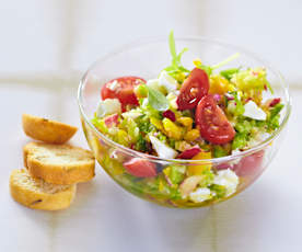 Salade de concombre, radis et poivrons