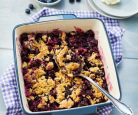 Blaubeer-Crumble mit Rotwein