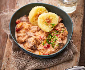 Slow Cooking Szegediner Gulasch