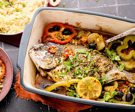 Tajine de poisson au four à la marocaine avec couscous aux dattes