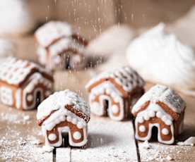 Kleine Tassen-Lebkuchenhäuschen