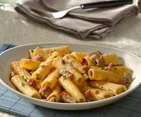 Tortiglioni salsiccia e funghi