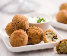 Kulki z cukinią i serem feta