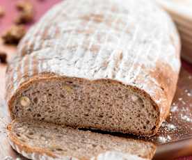 Nuss-Buttermilch-Brot