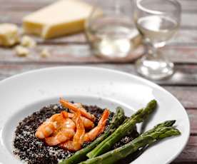 Quinotto s krevetami a chřestem