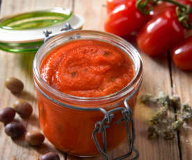 Conserva di pomodoro con olive