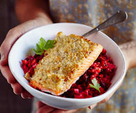 Pavé de truite en croûte de parmesan et noix de macadamia, salade de betterave 