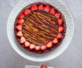 Crostata al cioccolato e salsa al caramello