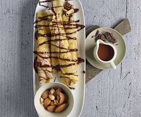 Palatschinken mit Schoko-Mandel-Fülle