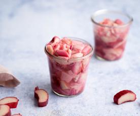 Cozer 300-450 g de ruibarbo