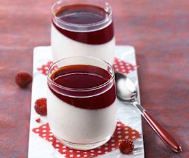 Pannacotta au yaourt de lait de chèvre et coulis de framboise