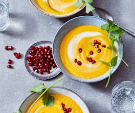 Orientalische Möhren-Kokos-Suppe