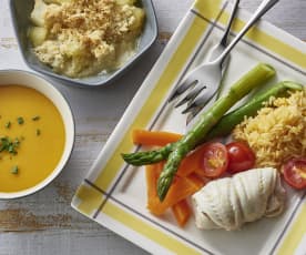 Velouté de butternut, poisson et riz aux légumes, crumble pomme-poire