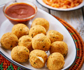 Albóndigas de pollo rellenas de queso crema