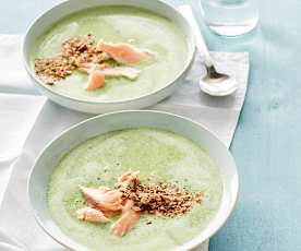 Bärlauchsuppe mit Lachs