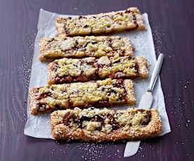 Pflaumenstreifen mit Streuseln