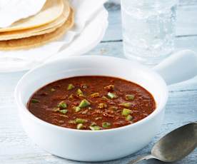 Sopa de nopales y huevo hilado