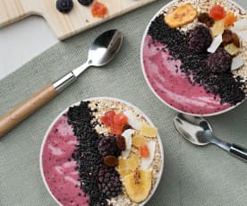 Smoothie bowl de yogur y remolacha