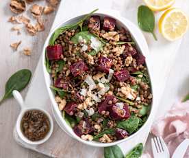 Sałatka z soczewicą i burakiem