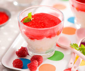 Ryż na mleku z musem malinowym