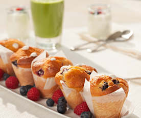 Muffins con arándanos, frambuesas y crema de yogur