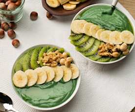 Smoothie bowl de kiwi y espirulina