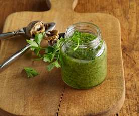 Petersil-Walnuss-Pesto