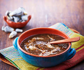 Sopa de hongos con huitlacoche