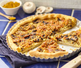 Quiche au poulet, curry et champignons