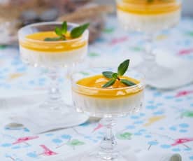 Pannacotta con salsa de mango