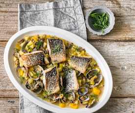 Muscheln und Wolfsbarsch