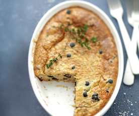 Clafoutis au thon, emmental et olives noires