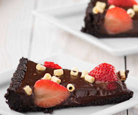 Tarta de chocolate y fresas