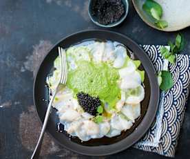 Carpaccio de saint-jacques et crème au cresson