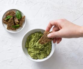 Pesto de busuioc, avocado și semințe de cânepă