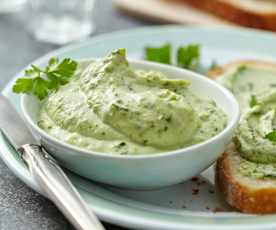 Crème aux noix de cajou et aux herbes