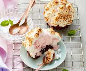 Gebackenes Eis unter der Baiserhaube