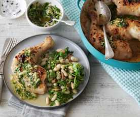 Gebackenes Kräuterhähnchen mit Bohnen-Rucolapesto-Salat