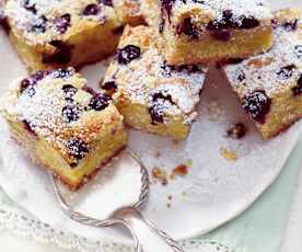 Blueberry and White Chocolate Traybake